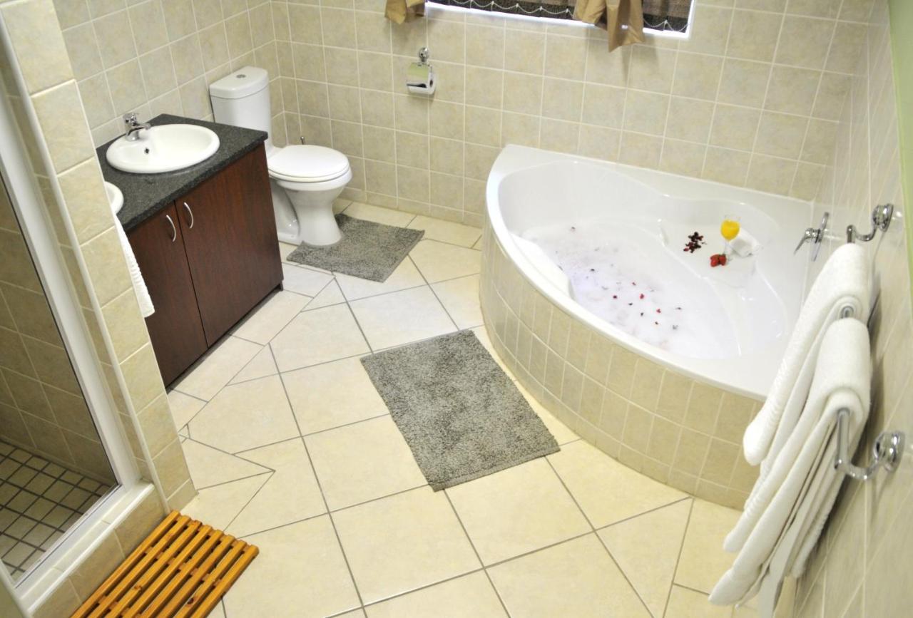 Summer Garden Guest House Benoni Esterno foto