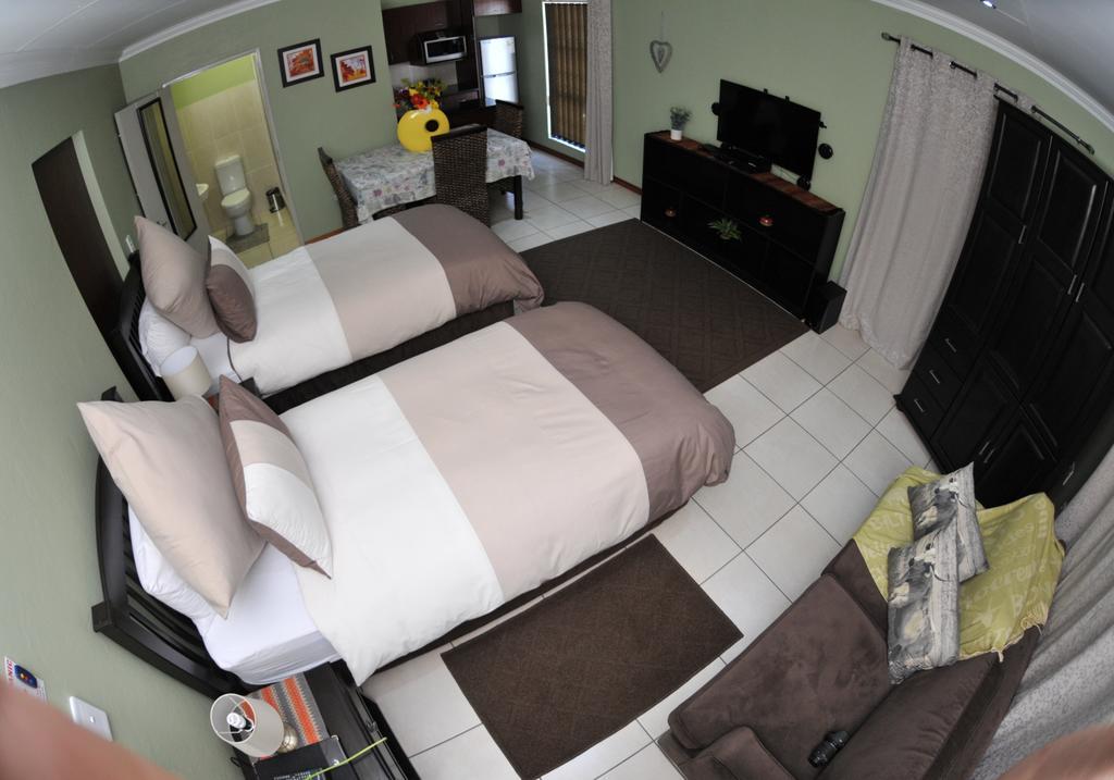 Summer Garden Guest House Benoni Esterno foto