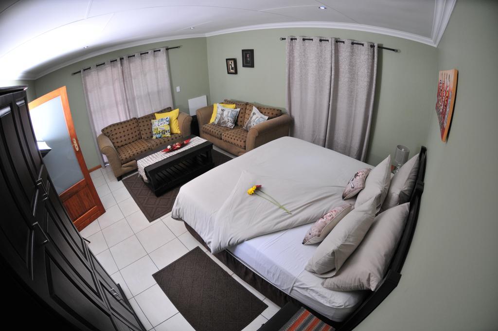 Summer Garden Guest House Benoni Esterno foto