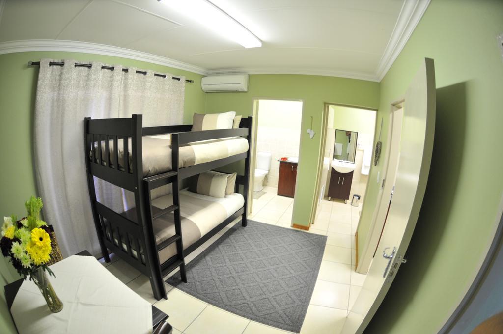 Summer Garden Guest House Benoni Esterno foto
