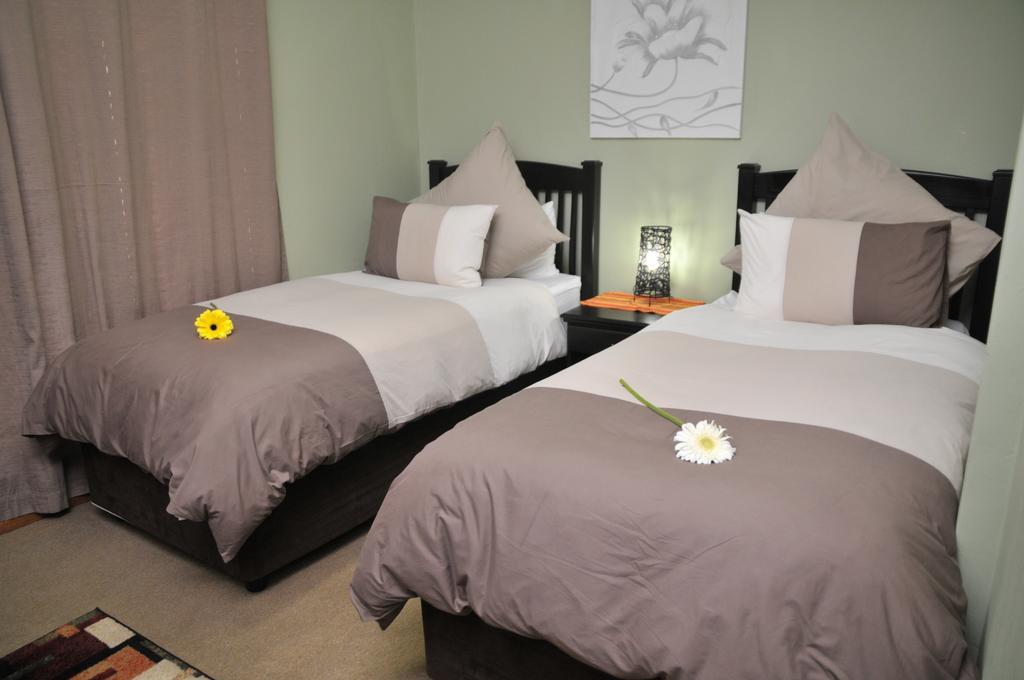 Summer Garden Guest House Benoni Esterno foto