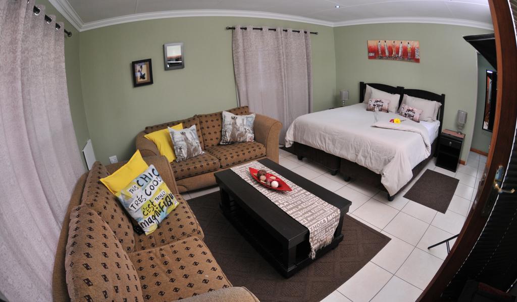 Summer Garden Guest House Benoni Esterno foto