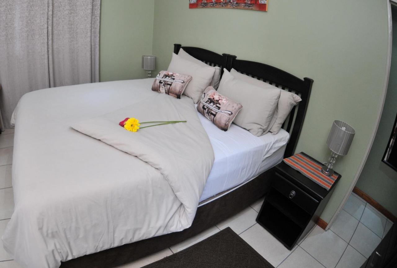 Summer Garden Guest House Benoni Esterno foto